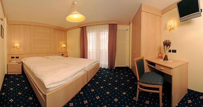 Hotel Pareda Canazei Quarto foto